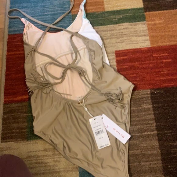 PilyQ Sandstone Farrah One piece NWT - Picture 12 of 14